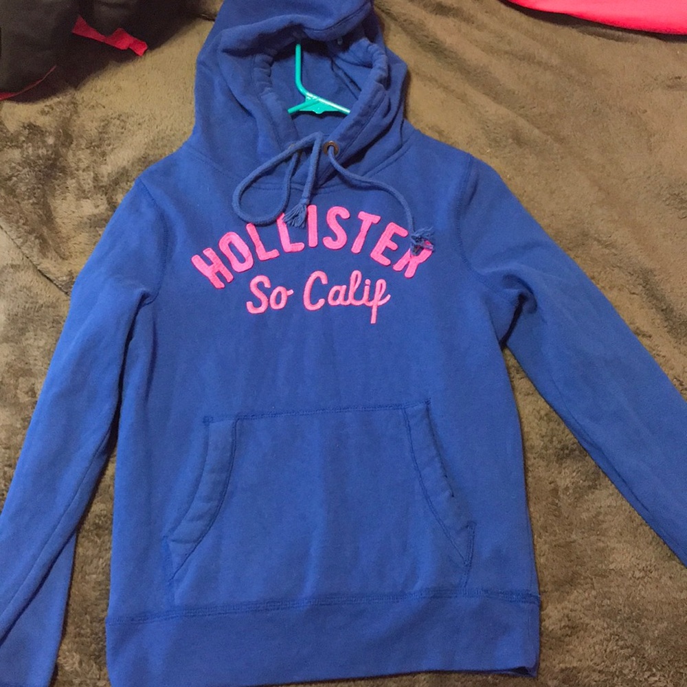 HOLISTER BLUE AND PINK SWEATSHIRT